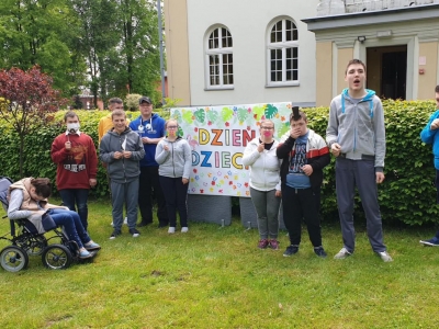 SZKOLNY DZIEŃ DZIECKA - zdjęcia - zdjęcie2