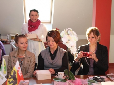 Szkolenie DECOUPAGE w Gminie Łodygowice w ramach projektu 0004/P/1/2011 - zdjęcia - zdjęcie11