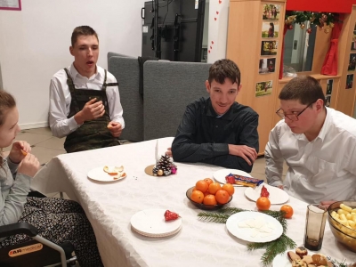 JASEŁKA ORAZ SZKOLNA WIGILIJKA - zdjecia - zdjęcie12