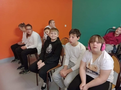 DZIEŃ EDUKACJI NARODOWEJ ORAZ ŚLUBOWANIE PIERWSZOKLASISTÓW - zdjęcia - zdjęcie13