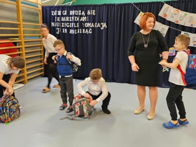 Dzień Edukacji Narodowej i uroczystość pasowania uczniów klas pierwszych - zdjęcie3