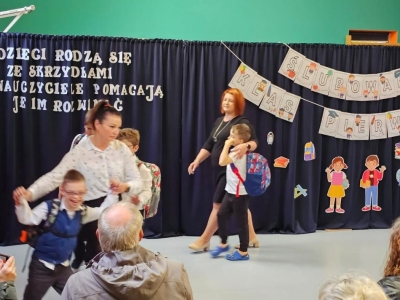 Dzień Edukacji Narodowej i uroczystość pasowania uczniów klas pierwszych - zdjęcie5