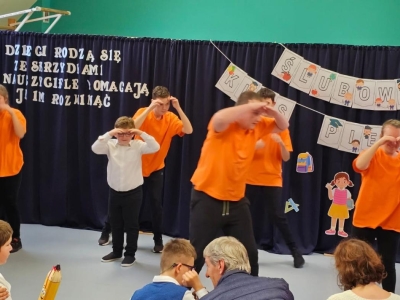 Dzień Edukacji Narodowej i uroczystość pasowania uczniów klas pierwszych - zdjęcie34