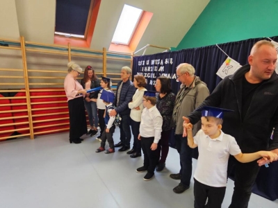 Dzień Edukacji Narodowej i uroczystość pasowania uczniów klas pierwszych - zdjęcie27