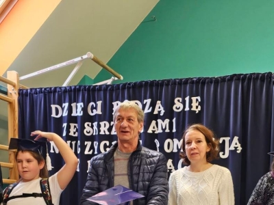 Dzień Edukacji Narodowej i uroczystość pasowania uczniów klas pierwszych - zdjęcie15