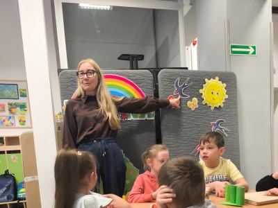 Radosne powitanie wiosny: Warsztaty plastyczne „Wiosenne Hiacynty” - zdjęcie2