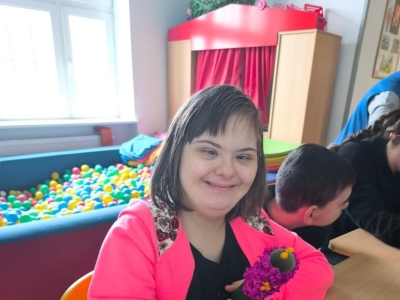 Radosne powitanie wiosny: Warsztaty plastyczne „Wiosenne Hiacynty” - zdjęcie37