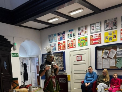 Żywa lekcja historii: Rzymski legionista w progach naszej szkoły! - zdjęcie8