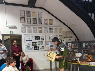 Żywa lekcja historii: Rzymski legionista w progach naszej szkoły! - zdjęcie6