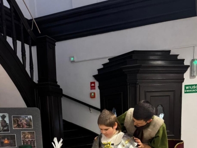 Żywa lekcja historii: Rzymski legionista w progach naszej szkoły! - zdjęcie35