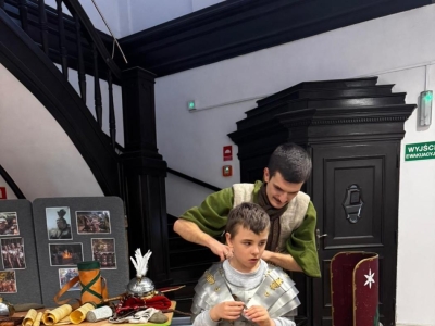 Żywa lekcja historii: Rzymski legionista w progach naszej szkoły! - zdjęcie32