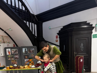 Żywa lekcja historii: Rzymski legionista w progach naszej szkoły! - zdjęcie22