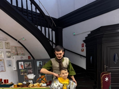 Żywa lekcja historii: Rzymski legionista w progach naszej szkoły! - zdjęcie24