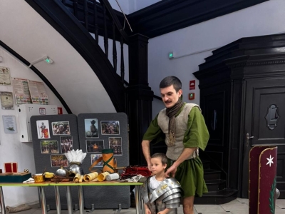 Żywa lekcja historii: Rzymski legionista w progach naszej szkoły! - zdjęcie39