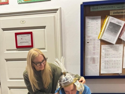 Żywa lekcja historii: Rzymski legionista w progach naszej szkoły! - zdjęcie37