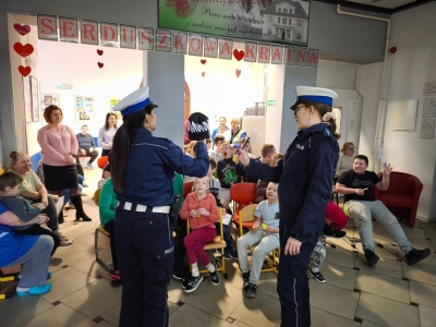 Bezpieczna zima - spotkanie z policjantkami - zdjęcie17