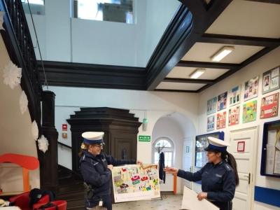 Bezpieczna zima - spotkanie z policjantkami - zdjęcie6