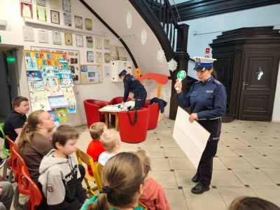 Bezpieczna zima - spotkanie z policjantkami - zdjęcie7