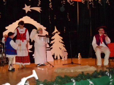 VI POWIATOWY PRZEGLĄD KOLĘD I PASTORAŁEK GILOWICE 2014 - zdjęcia - zdjęcie2