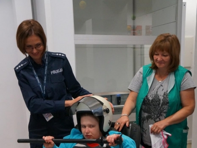 SPOTKANIE Z POLICJANTAMI Z KOMENDY POWIATOWEJ W ŻYWCU - zdjęcia - zdjęcie8