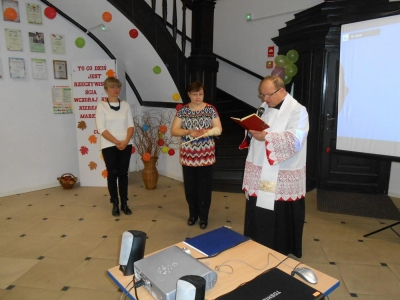 UROCZYSTE OTWARCIE CZĘŚCI REKREACYJNO - WYPOCZYNKOWEJ W OGRODZIE SZKOLNYM - zdjęcia - zdjęcie2