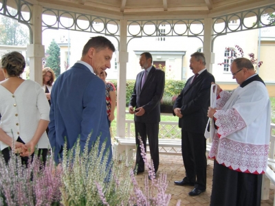 UROCZYSTE OTWARCIE CZĘŚCI REKREACYJNO - WYPOCZYNKOWEJ W OGRODZIE SZKOLNYM - zdjęcia - zdjęcie11