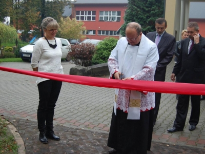 UROCZYSTE OTWARCIE CZĘŚCI REKREACYJNO - WYPOCZYNKOWEJ W OGRODZIE SZKOLNYM - zdjęcia - zdjęcie7