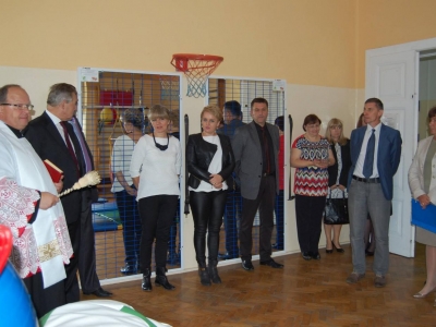 UROCZYSTE OTWARCIE CZĘŚCI REKREACYJNO - WYPOCZYNKOWEJ W OGRODZIE SZKOLNYM - zdjęcia - zdjęcie5