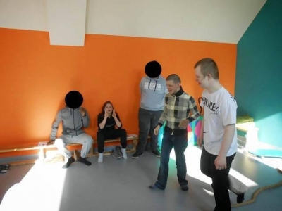 WYMIANA EDUKACYJNA - POBYT MLODZIEŻY SZWAJCARSKIEJ W ŁODYGOWICACH - zdjęcia - zdjęcie6