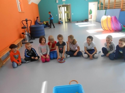 ZAJĘCIA INTEGRACYJNE Z PRZEDSZKOLAKAMI - zdjęcia - zdjęcie5