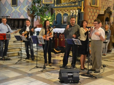 KONCERT CHARYTATYWNY W ŻYWCU - zdjęcia - zdjęcie14