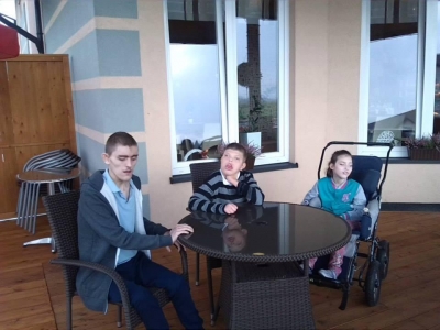 SŁODKA UCZTA W KAWIARNI 