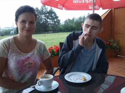SŁODKA UCZTA W KAWIARNI 