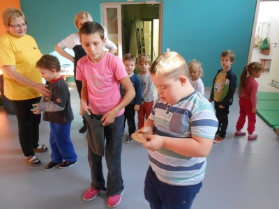 INTEGRACYJNE SPOTKANIE Z PRZEDSZKOLAKAMI - zdjęcia - zdjęcie4