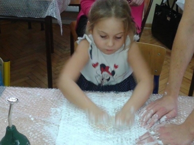 WARSZTATY Z FILCOWANIA DLA DZIECI I RODZICÓW Z WWR - zdjęcia - zdjęcie11