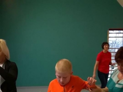 INTEGRACYJNE ZAJĘCIA RUCHOWE - zdjęcia - zdjęcie3