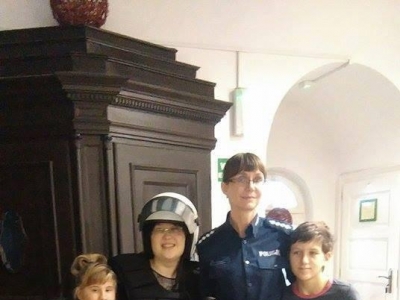 SPOTKANIE Z POLICJANTAMI - zdjęcia - zdjęcie17