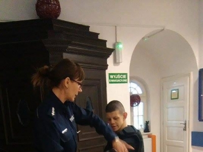 SPOTKANIE Z POLICJANTAMI - zdjęcia - zdjęcie1