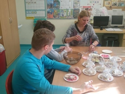 WARSZTATY KULINARNE W GIMNAZJUM - zdjęcia - zdjęcie5