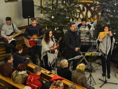 KONCERT CHARYTATYWNY W KOŚCIELE W ŻYWCU -  MOSZCZANICY - zdjęcia - zdjęcie11