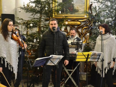 KONCERT CHARYTATYWNY W KOŚCIELE W ŻYWCU -  MOSZCZANICY - zdjęcia - zdjęcie1