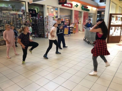 ZUMBA - TANIEC DAJE RADOŚĆ - zdjęcia - zdjęcie1