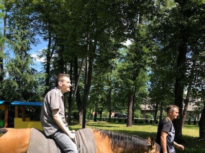 Z CYKLU NASZE ZAJĘCIA - HIPOTERAPIA - zdjęcia - zdjęcie11