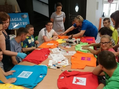 WARSZTATY PLASTYCZNE - MALOWANIE NA TKANINIE - zdjęcia - zdjęcie30