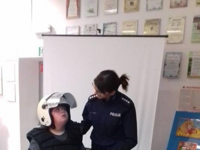 SPOTKANIE Z POLICJANTAMI - zdjęcia - zdjęcie11