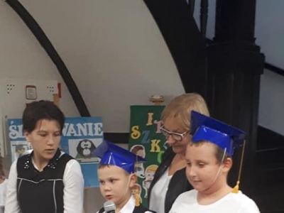 ŚLUBOWANIE KLAS PIERWSZYCH - zdjęcia - zdjęcie3