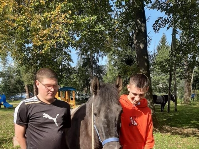 DOGOTERAPIA I HIPOTERAPIA W NASZEJ SZKOLE - zdjęcia - zdjęcie12