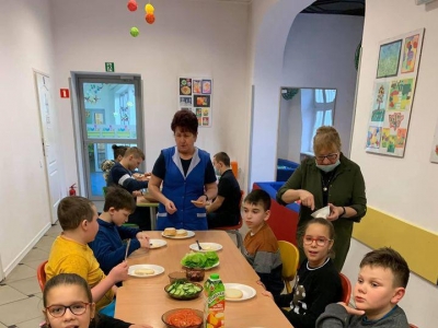 ZAJĘCIA INTEGRACYJNE- PIKNIK WARZYWNY - zdjęcia - zdjęcie1