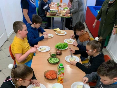 ZAJĘCIA INTEGRACYJNE- PIKNIK WARZYWNY - zdjęcia - zdjęcie3